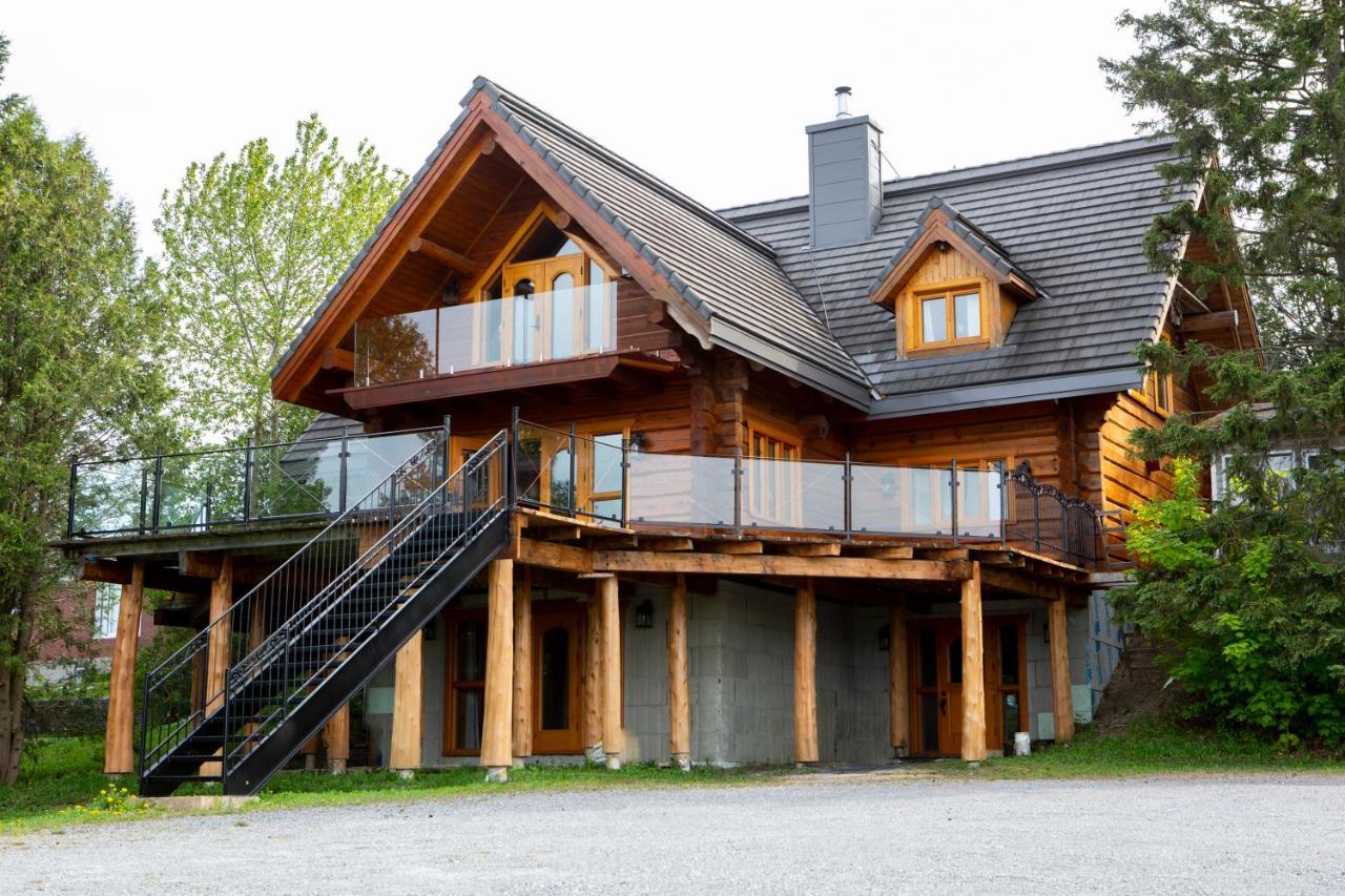 Hebergement "La Maison En Bois Rond" Sainte-Marie Exterior photo