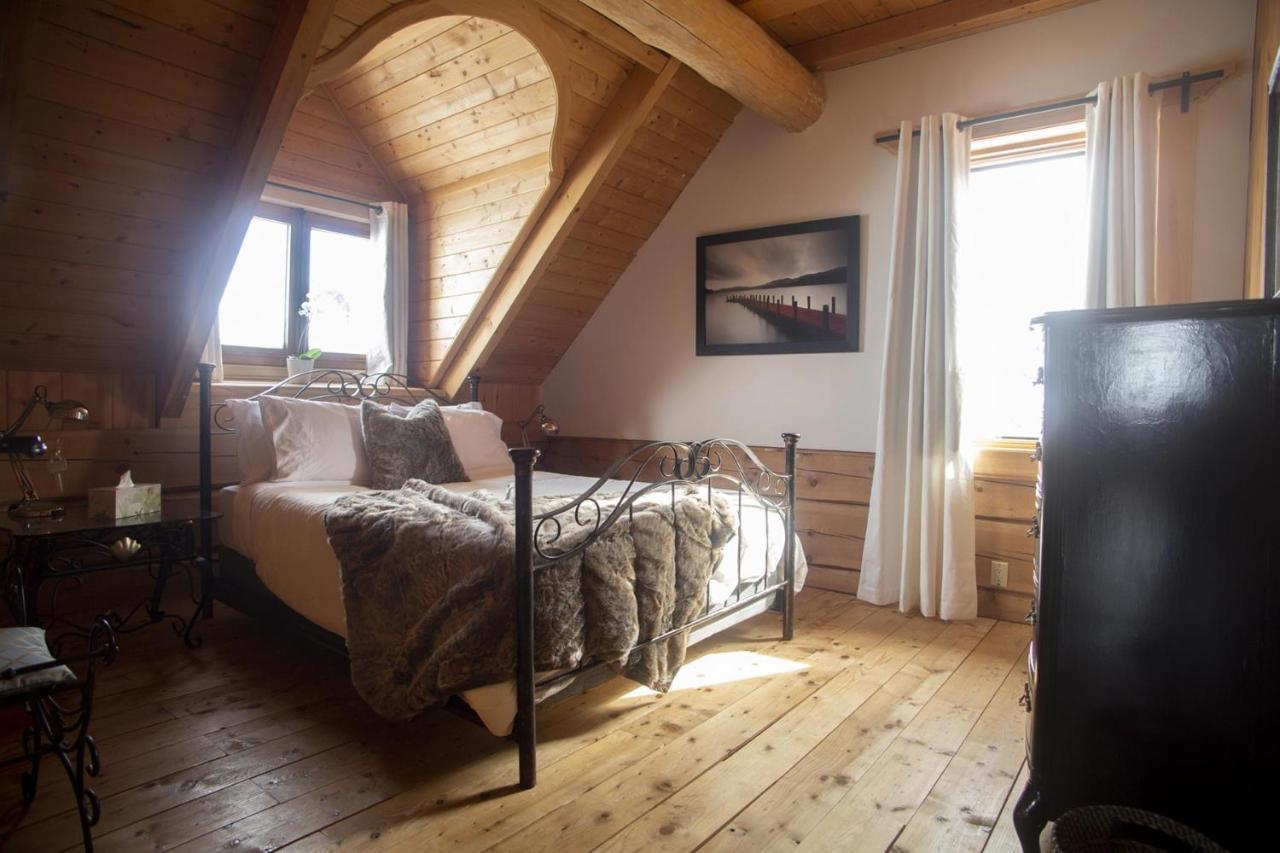 Hebergement "La Maison En Bois Rond" Sainte-Marie Exterior photo